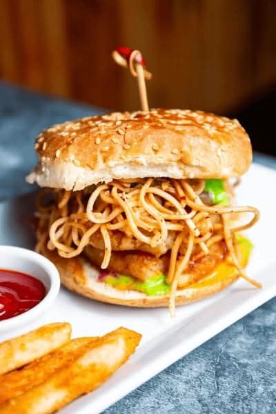 Aloo Tikki Noodle Burger